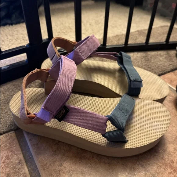 Teva Women’s Midform Universal Sandals - Picture 2 of 5